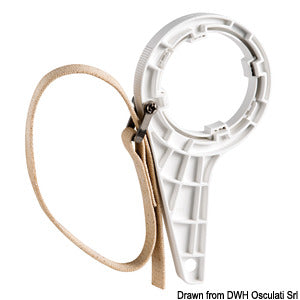 Universal key to screw/unscrew strainers