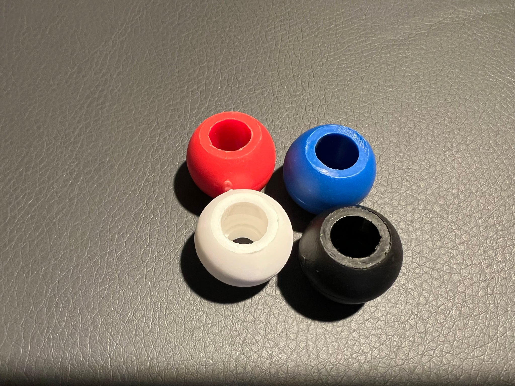Pack of 4 x 20mm od ball stoppers for rope or shock cord