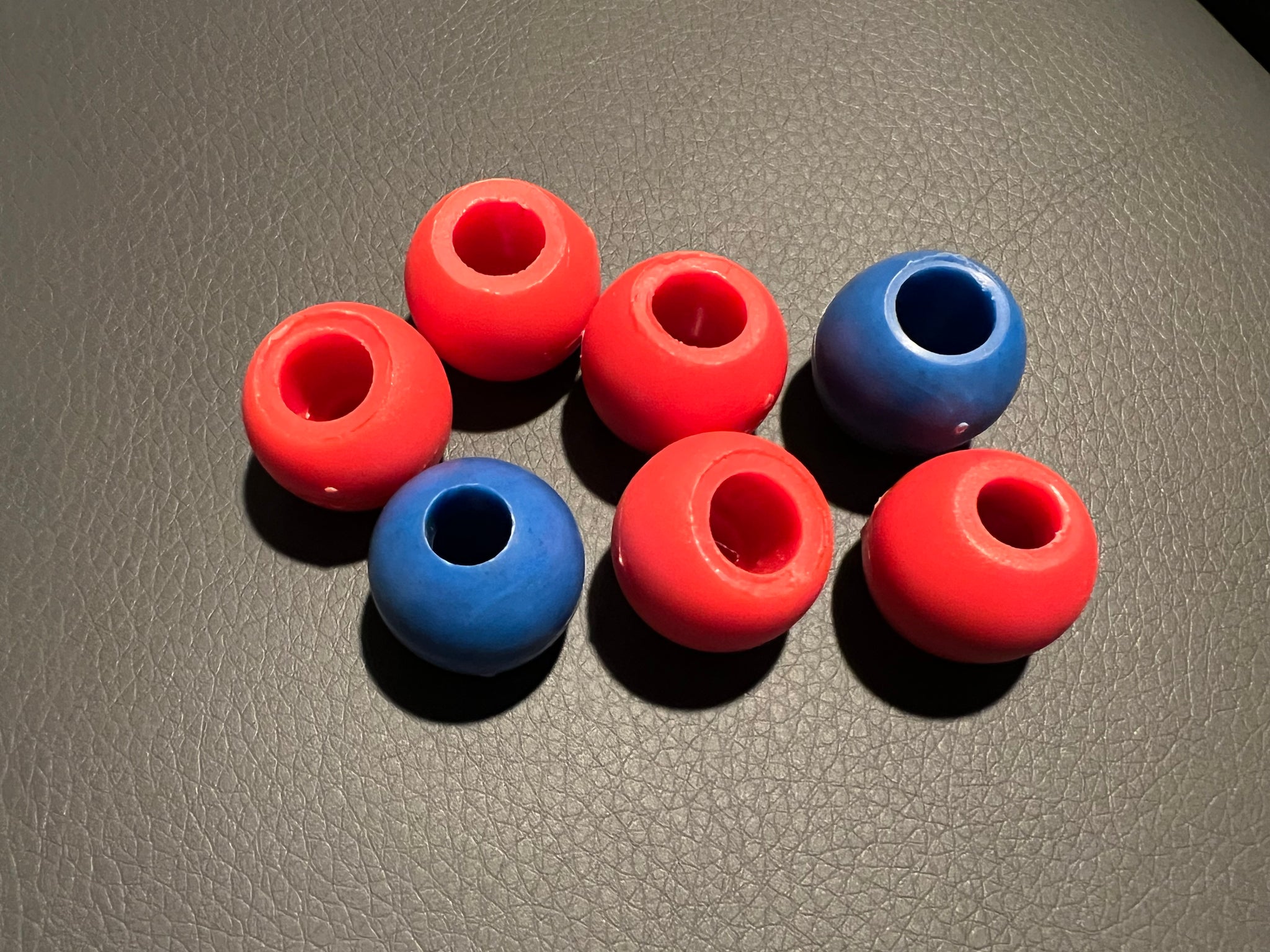 Pack of 7 x 20mm od ball stoppers for rope or shock cord