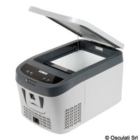 Portable fridge/freezer with compressor