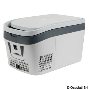 Portable fridge/freezer with compressor