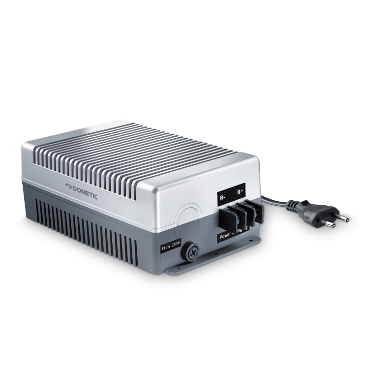 Dometic  IU812 8amp IUOU Auto Charger