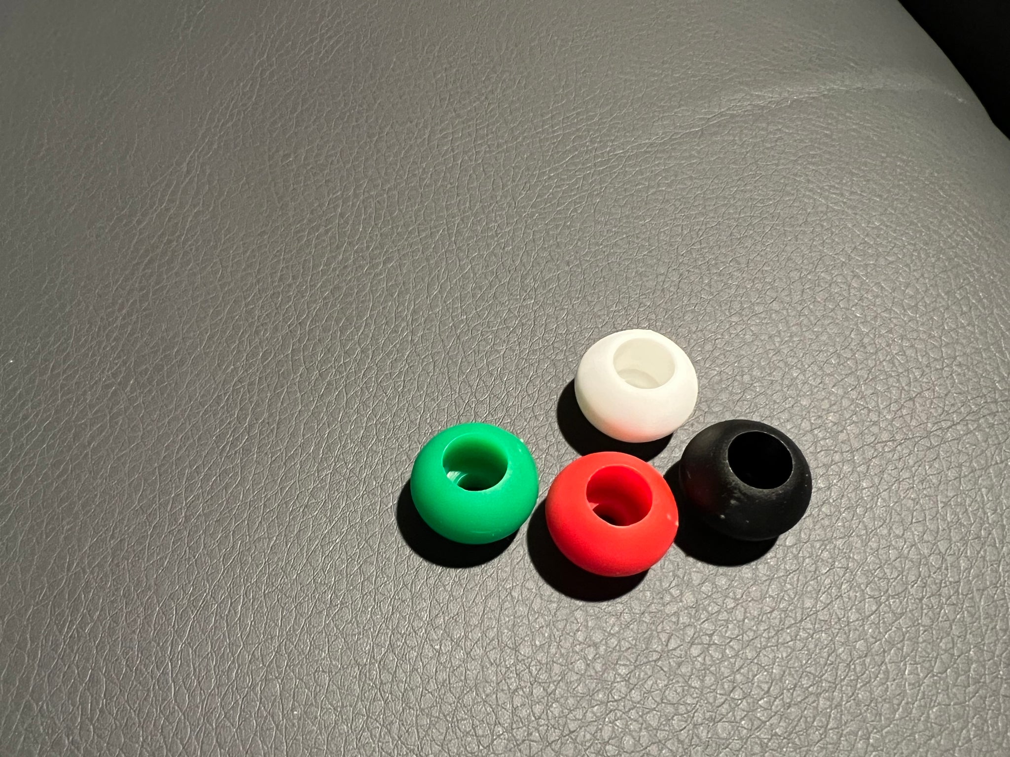 Pack of 4 x 16 mm od ball stoppers for rope or shock cord