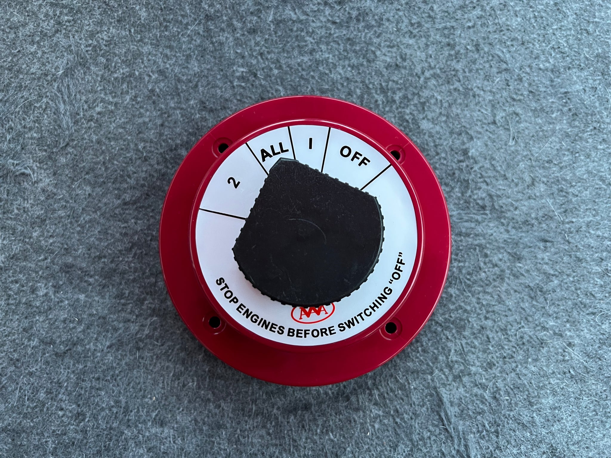 AAA  Compact Battery Isolator Switch 3 POSITION  12V  SURFACE MOUNTED