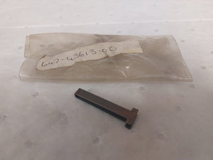 CLIP  647-43613-00  YAMAHA