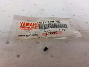 PLUG  676-14186-00  YAMAHA