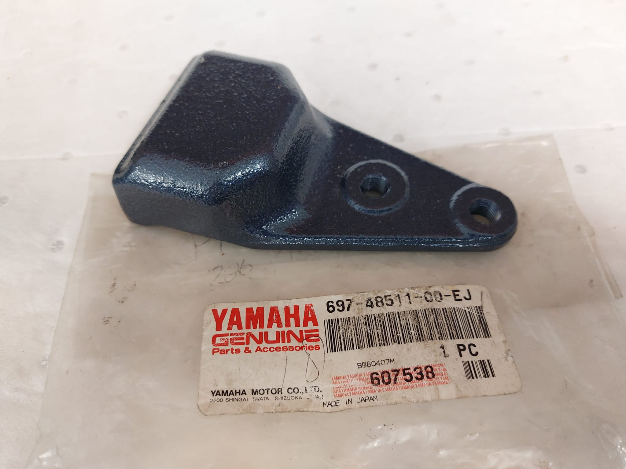 BRACKET,HOOK 697-48511-00EJ  YAMAHA