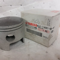 PISTON (STD)  6L2-11631-00-97  YAMAHA
