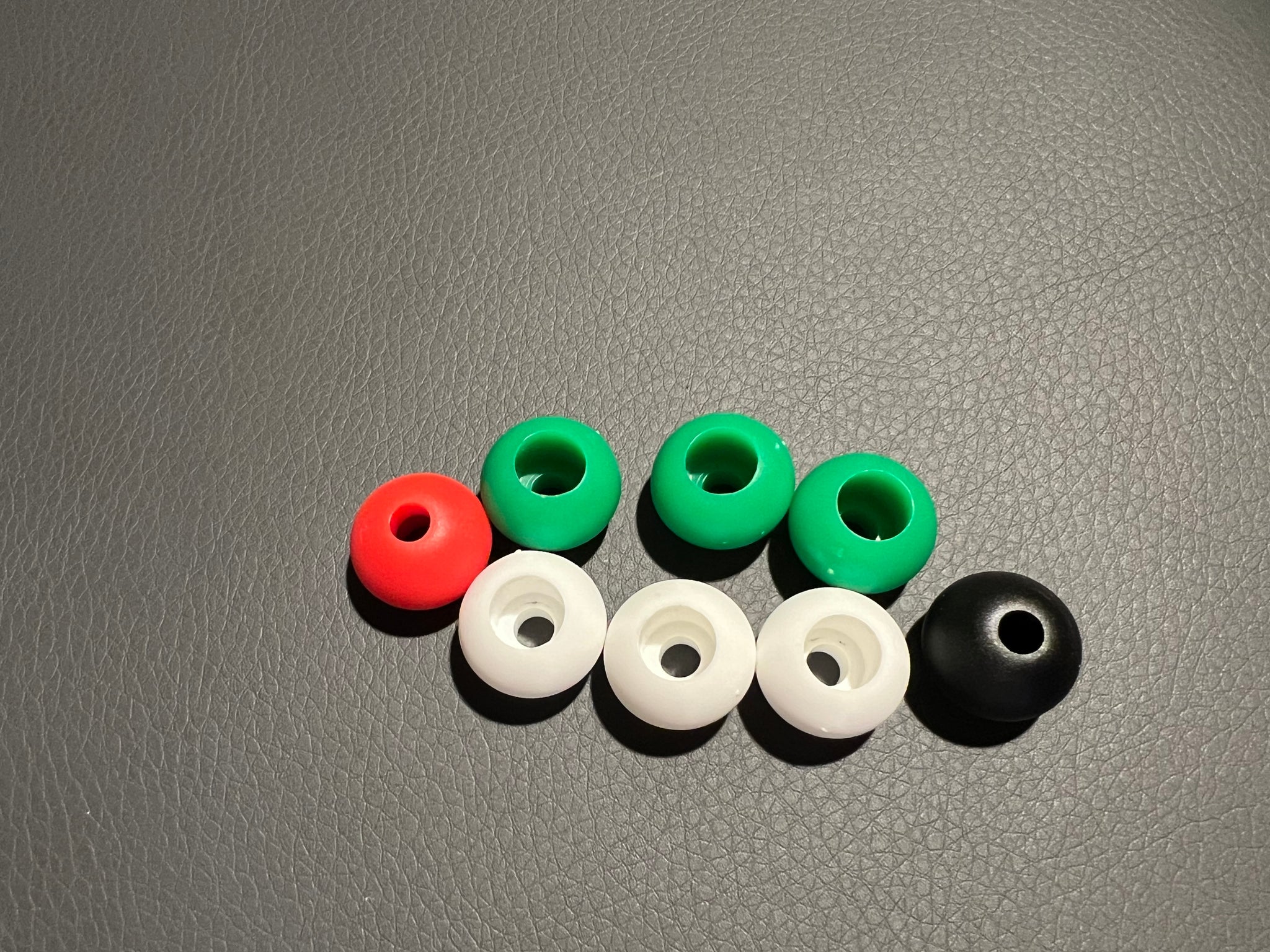Pack of 7 x 16 mm od ball stoppers for rope or shock cord