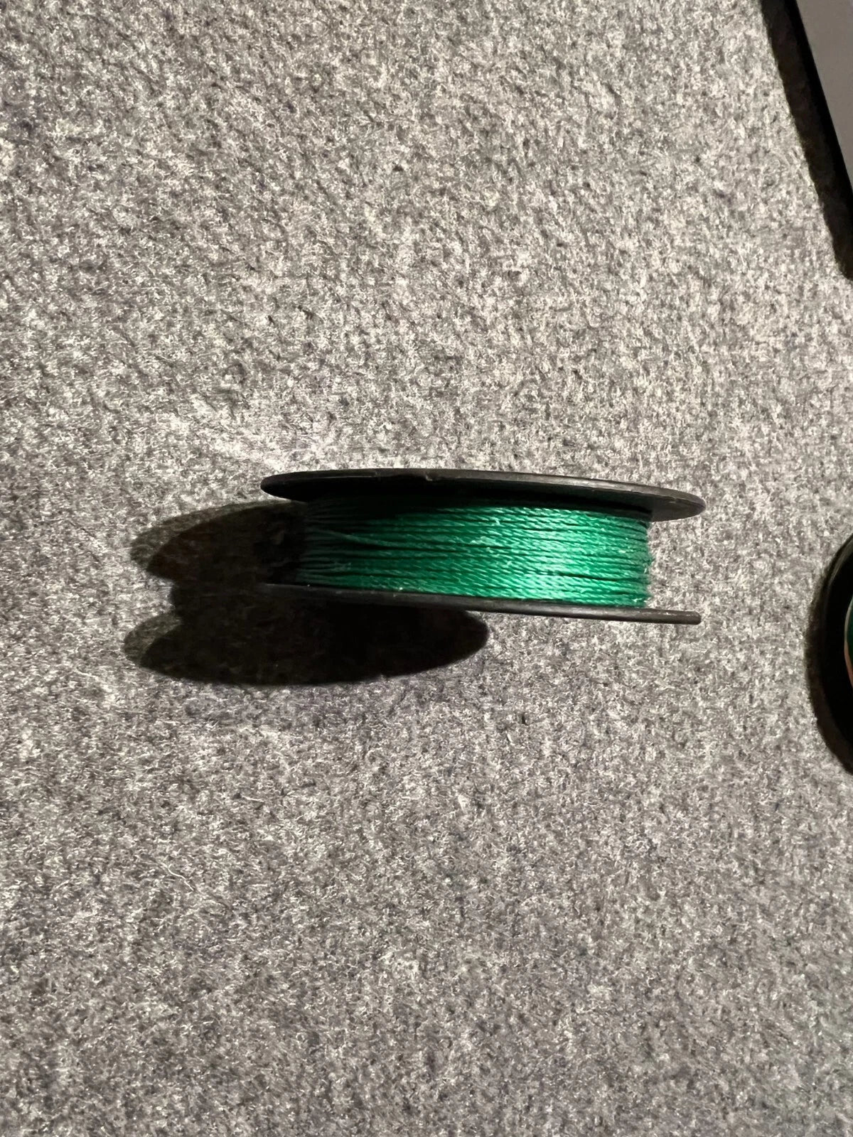 Grass Mid Green Whipping Twine by Kingfisher