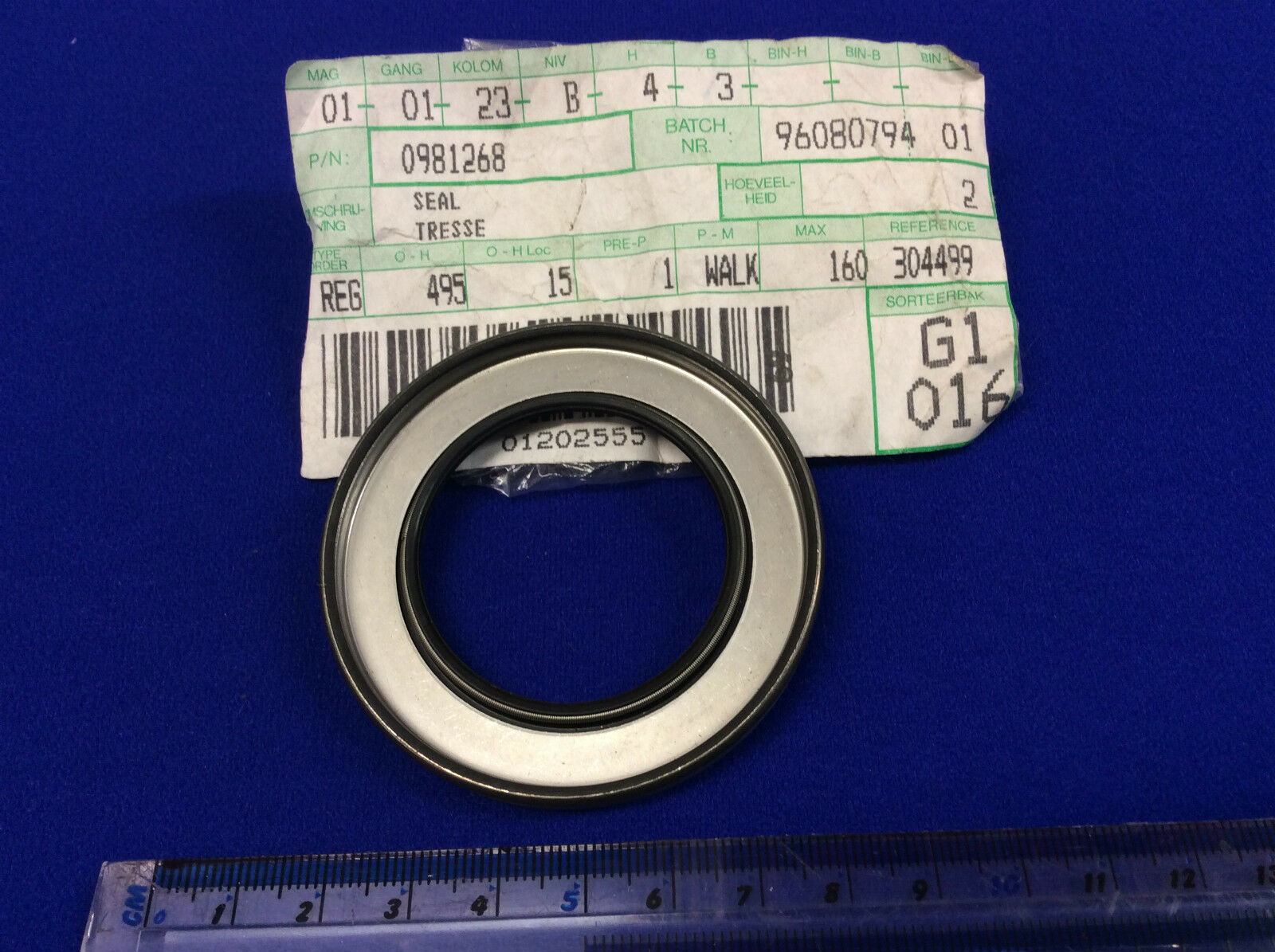 Evinrude Johnson OMC  Cobra Engine Part Seal * 0981268 981268